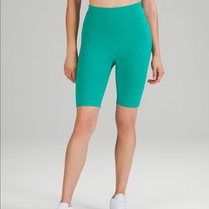 NWT Lululemon Wunder Train High Rise Short size 4 Teal